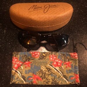 Maui Jim polarized sunglasses w/ soft & hard cases